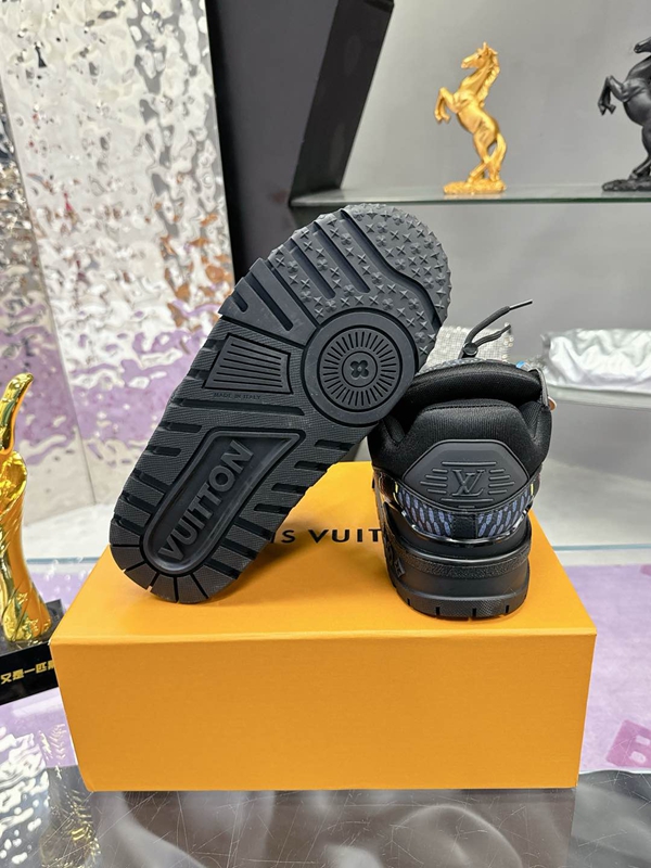 ルイヴィトン靴全体デザイン